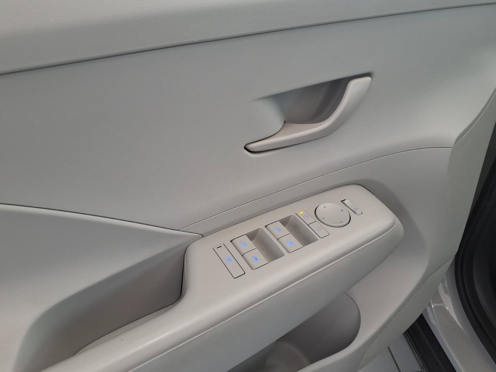 2024 Hyundai Kona SEL - Photo 12