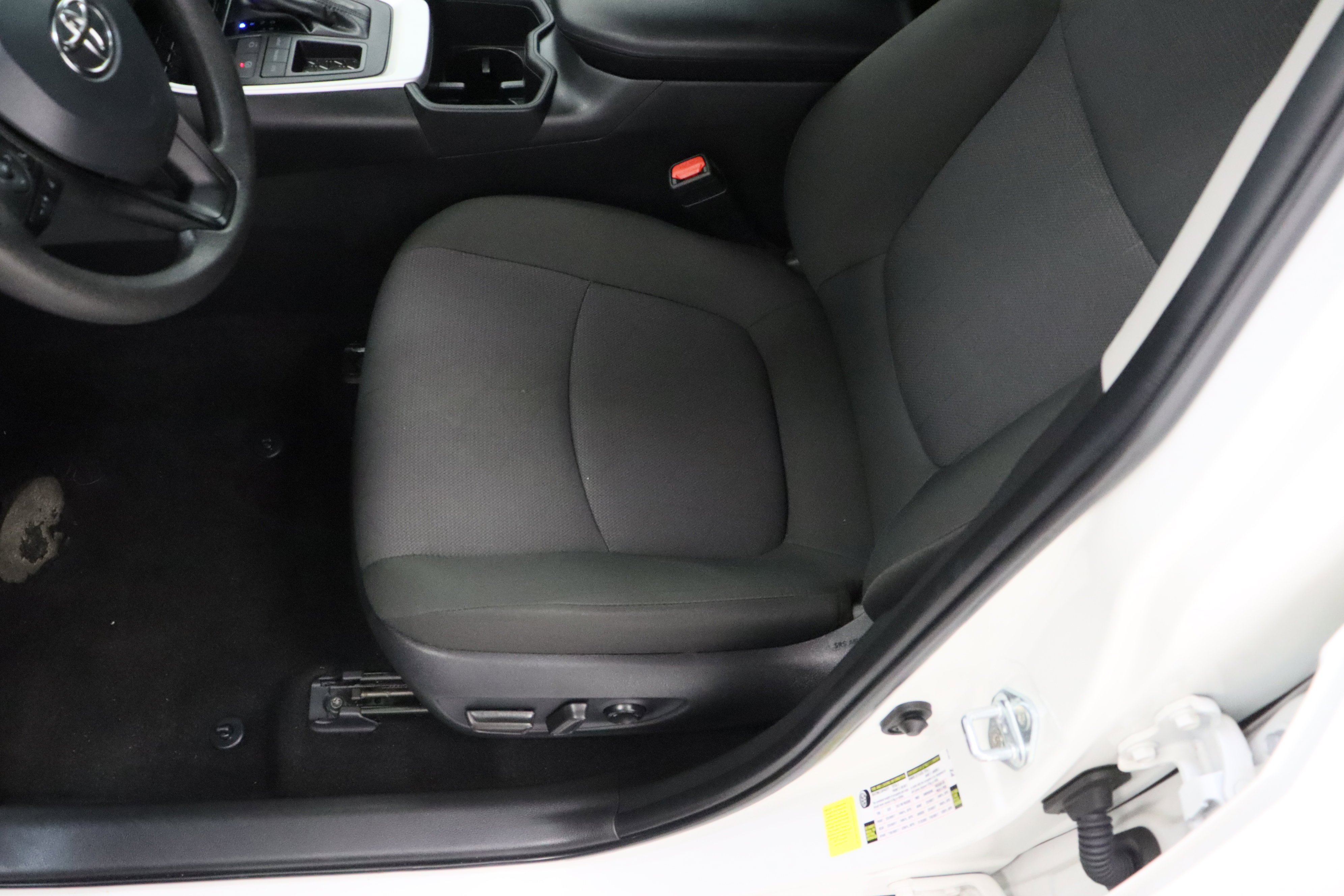Used 2025 Ice Cap Toyota XLE 2.5L image 15