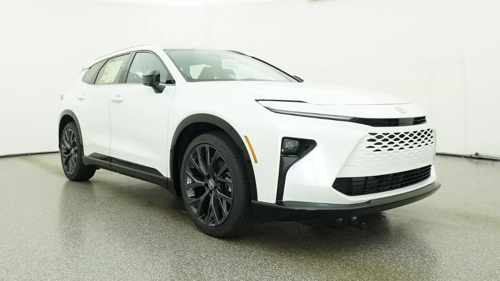 New 2026 Oxygen White Toyota Limited image 9