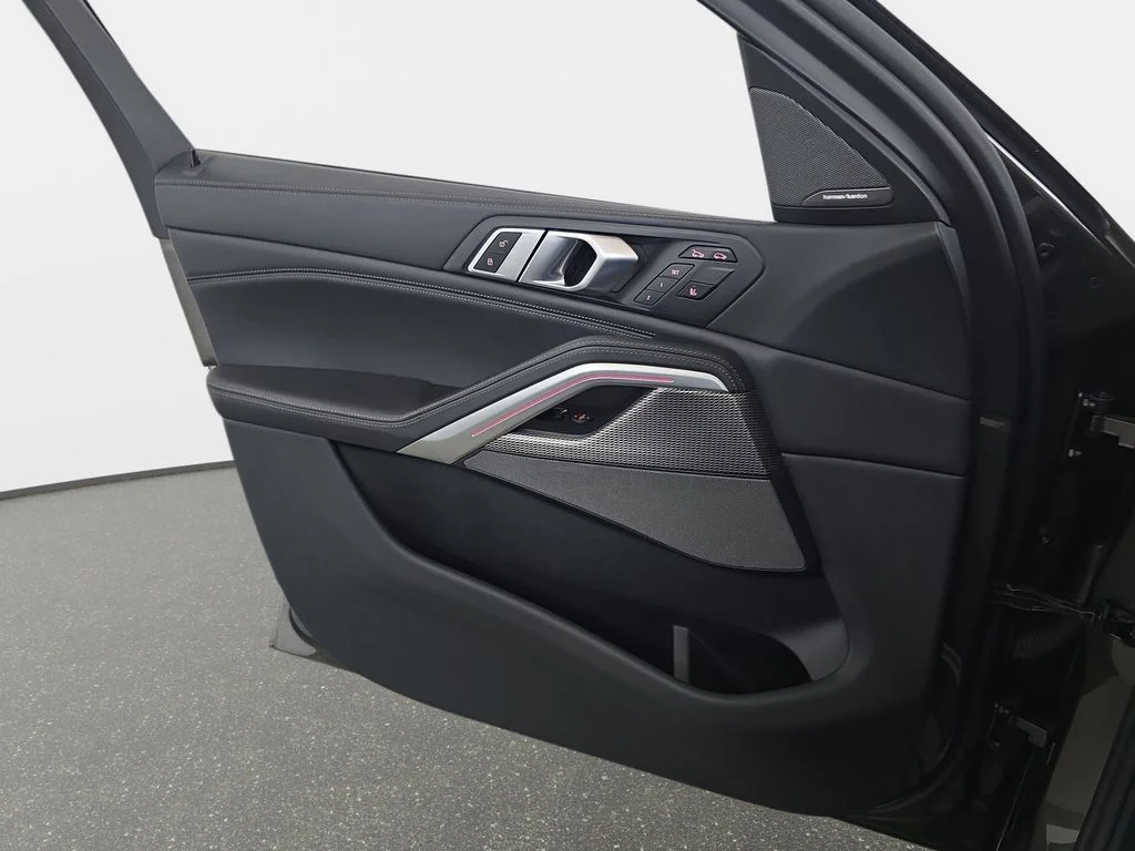 Used 2020 Manhattan Green Metallic BMW M50i image 29