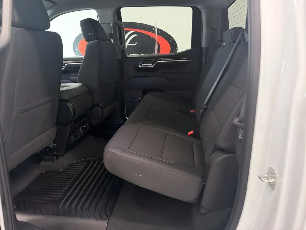 New 2026 Summit White Chevrolet LT (2FL) image 13