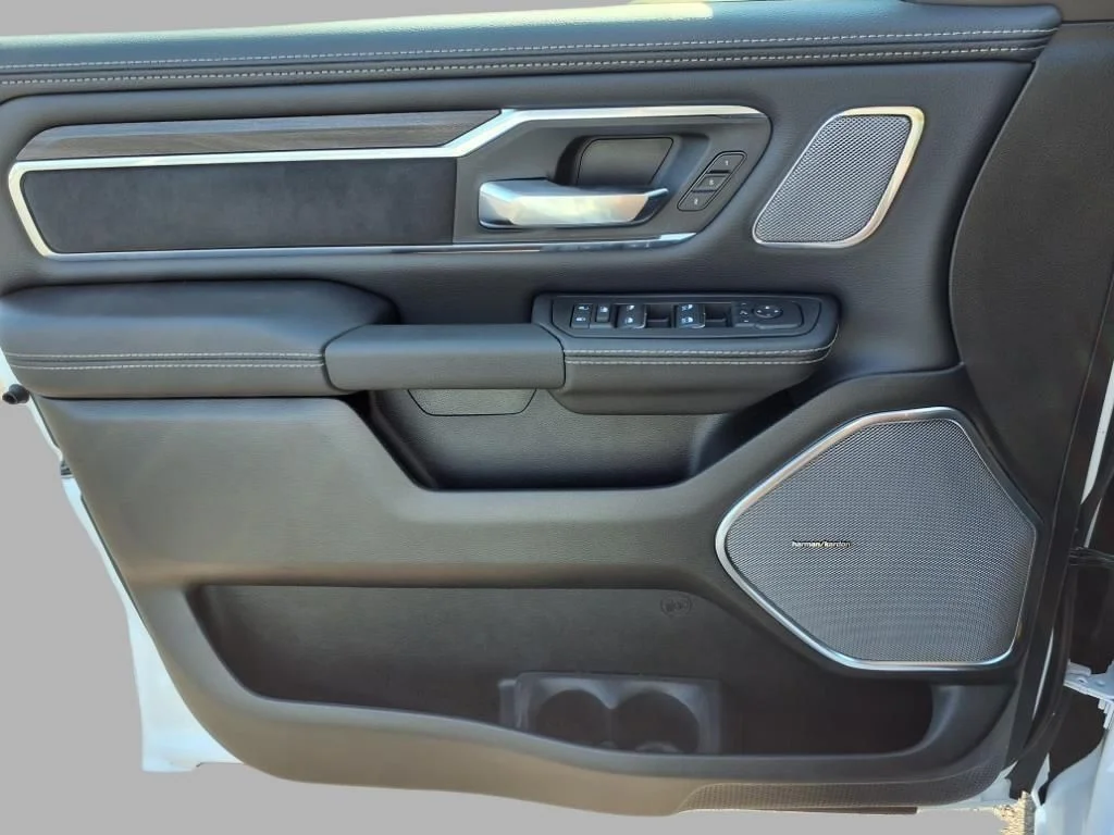 2026 RAM 1500 Laramie - Photo 14