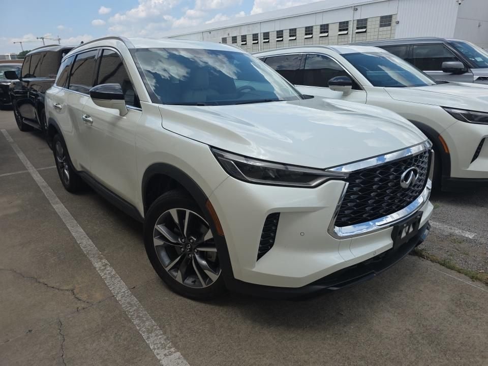 Certified Used 2023 White INFINITI LUXE image 2