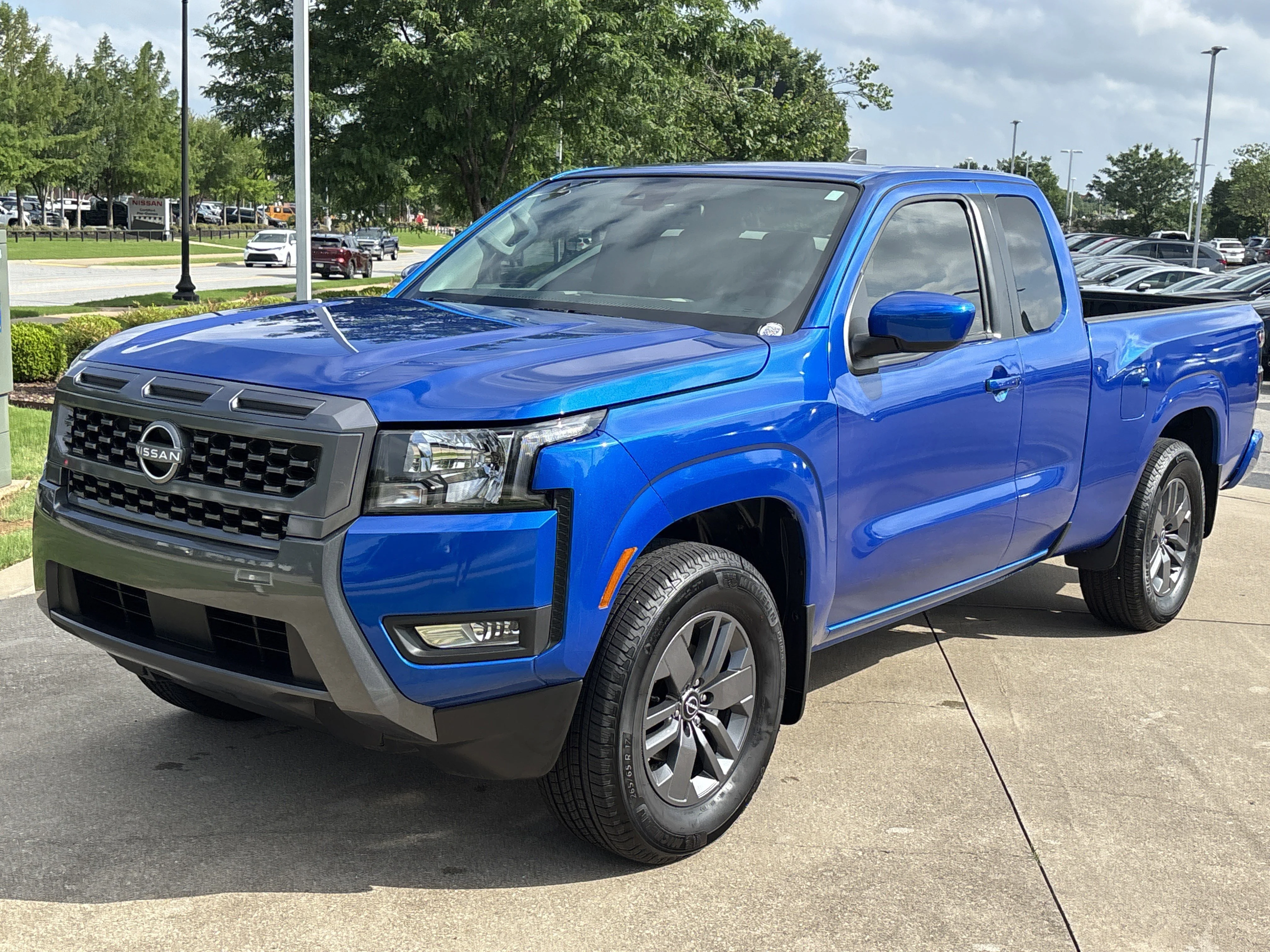 Used 2025 Bluestone Pearl Nissan SV image 10