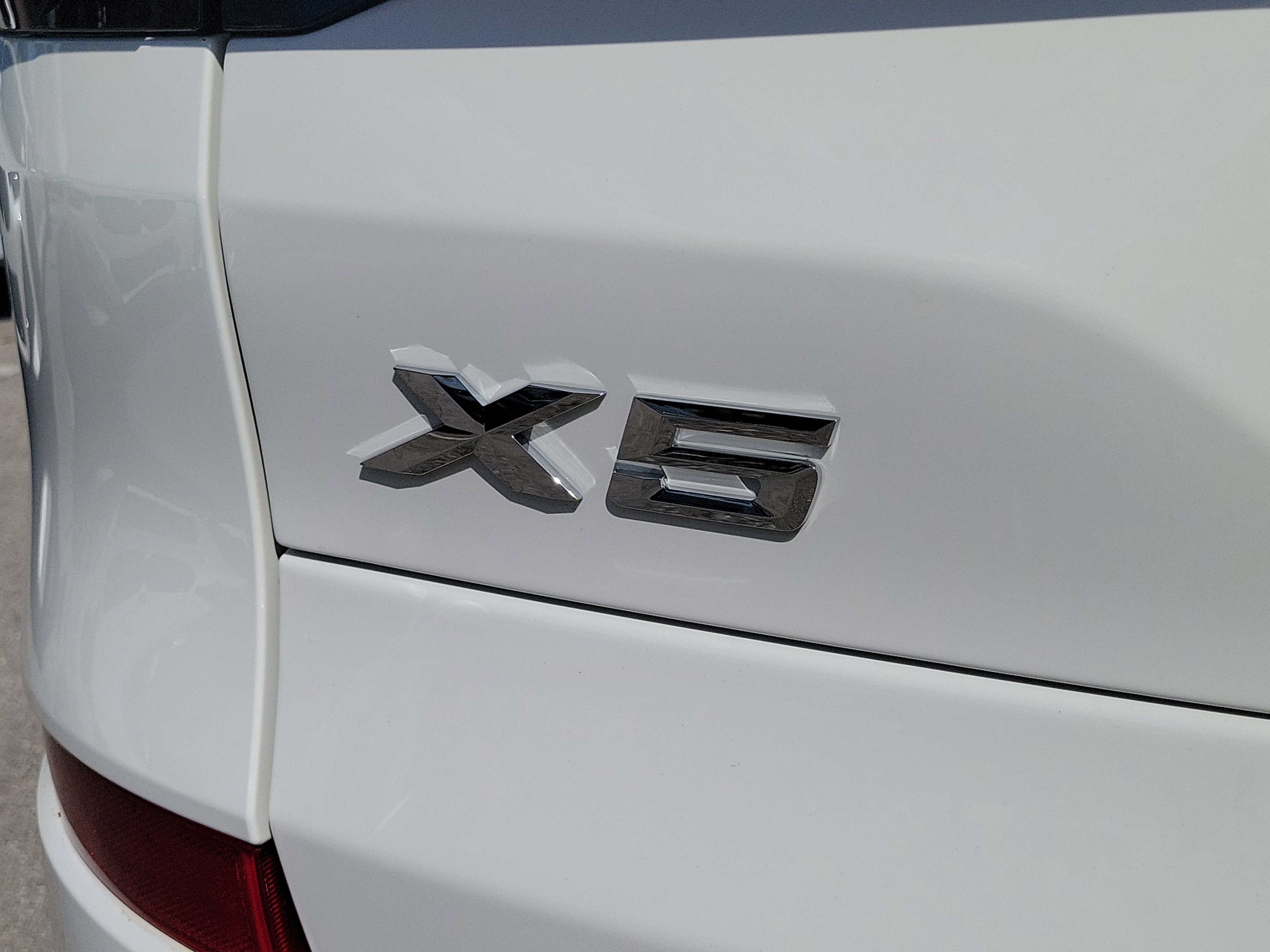 New 2026 Alpine White BMW sDrive40i image 6