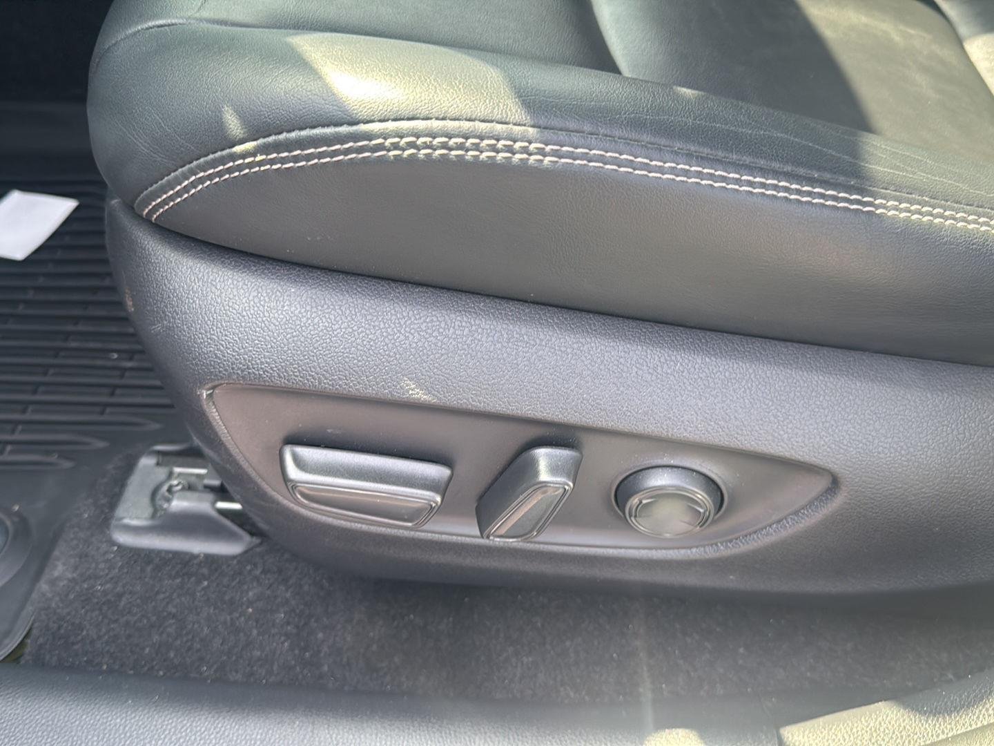 Used 2019 Silver Sky Metallic Toyota Limited image 6