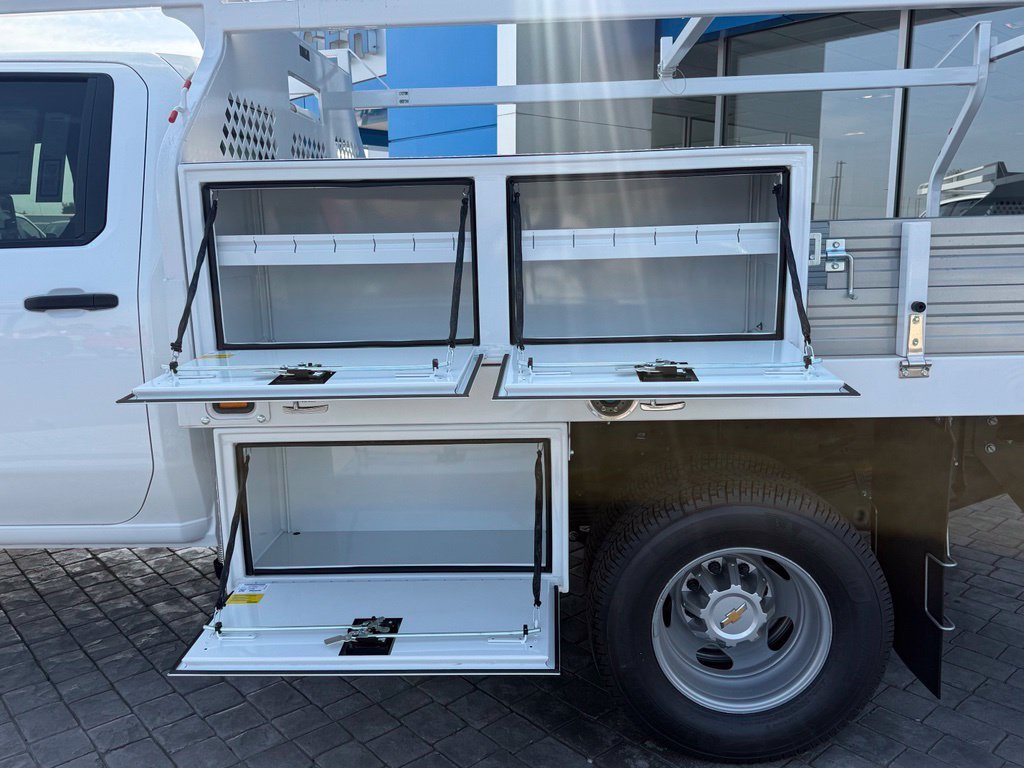 2026 Chevrolet Silverado 3500 HD Chassis Cab Work Truck view 8