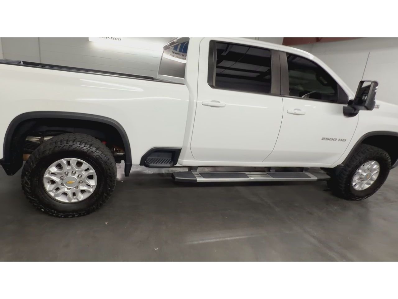 Used 2022 Summit White Chevrolet LT image 9