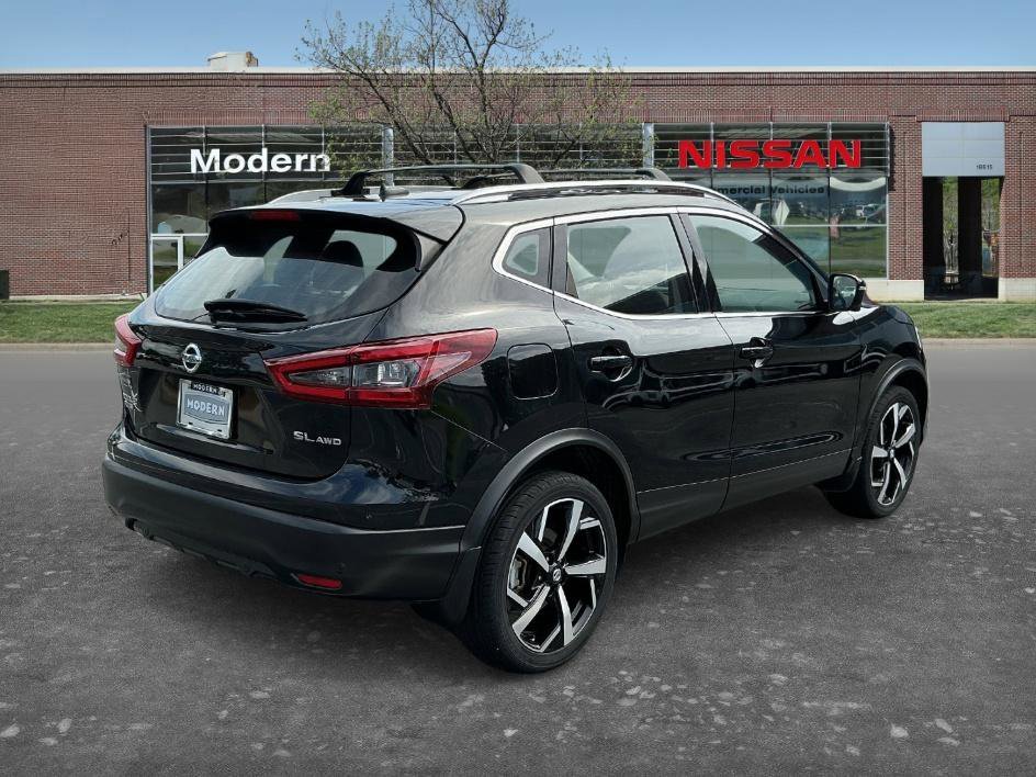 Used 2021 Magnetic Black Pearl Nissan SL image 3