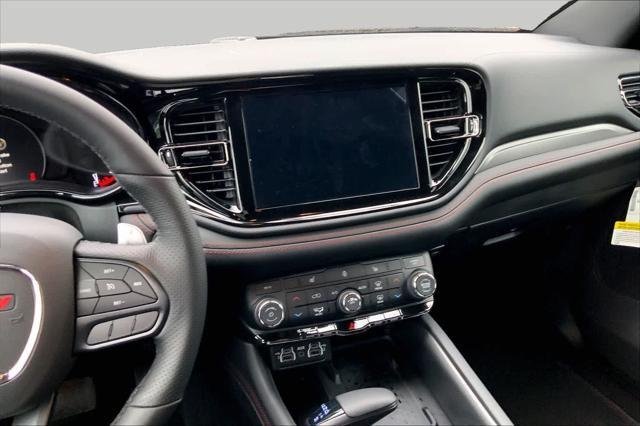 New 2026 Diamond Black Clear-Coat Exterior Paint Dodge GT image 5