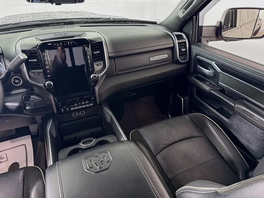 Used 2021 Diamond Black Ram Laramie image 27