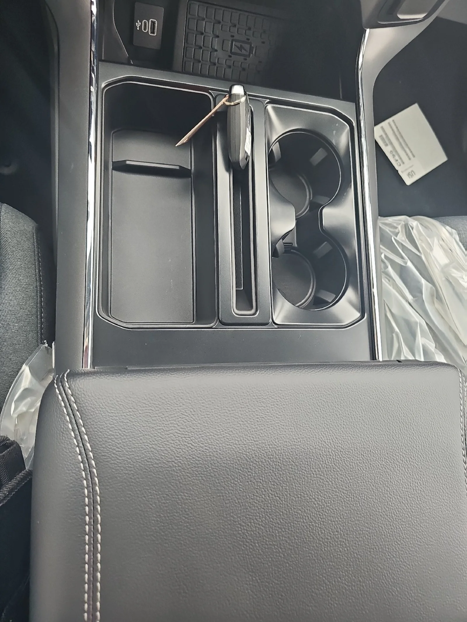 New 2026 Agate Black Metallic Ford XLT image 27