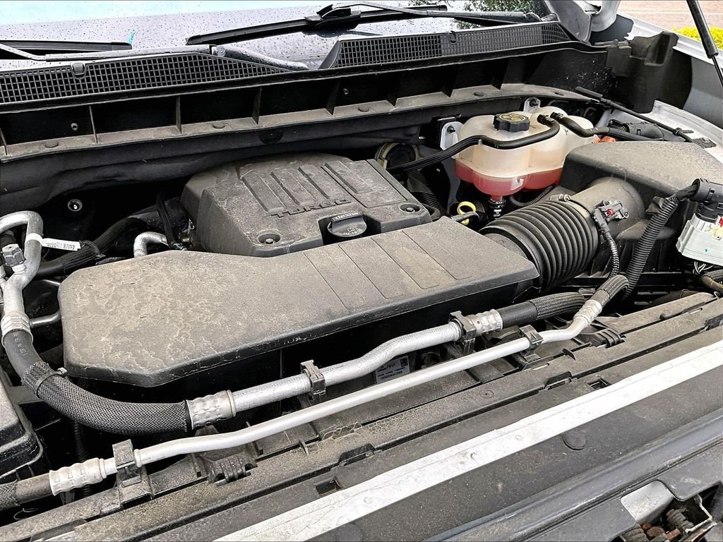 Used 2023 White Chevrolet LT image 34