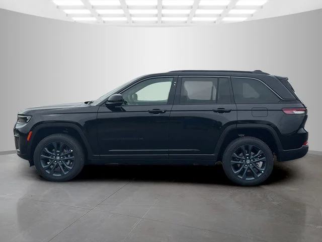 New 2026 Diamond Black Crystal Pearl-Coat Exterior Paint Jeep 85th Anniversary Edition image 4