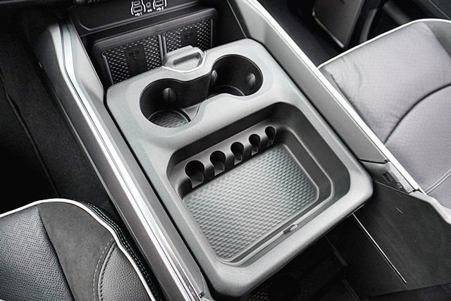 New 2026 Bright White Clear-Coat Exterior Paint RAM Laramie image 36