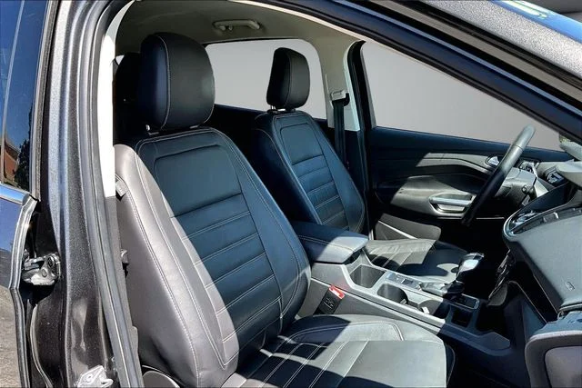 Used 2018 Magnetic Metallic Ford Titanium image 29
