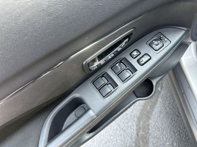 Used 2023  Mitsubishi 2.0 LE image 17