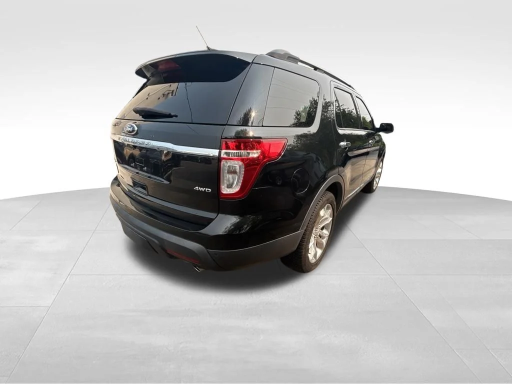 Used 2013 Black Ford Limited image 7