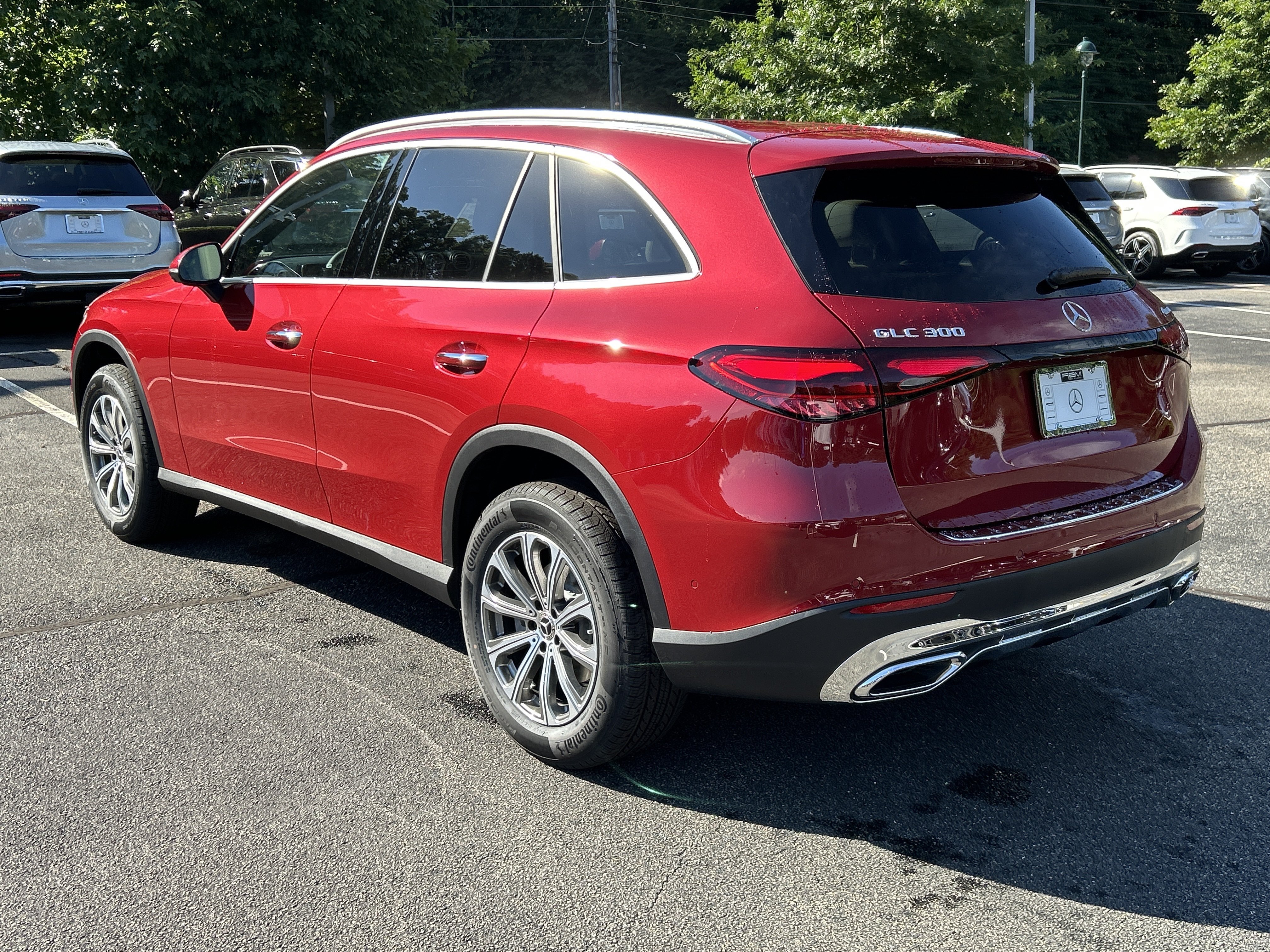 New 2026 MANUFAKTUR Patagonia Red Metallic Mercedes-Benz GLC 300 4MATIC® SUV image 13