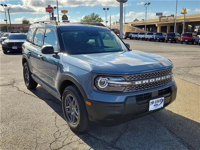 Used 2025 Azure Gray Metallic Tri-Coat Ford Big Bend 4x4 image 5