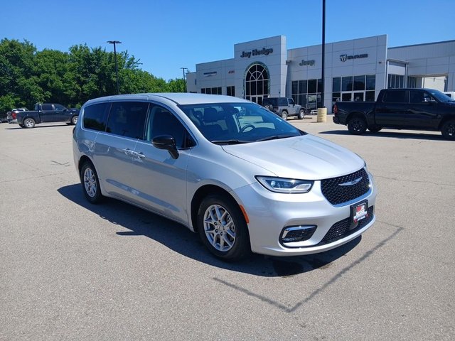 Pre-Owned 2024 Chrysler Pacifica Touring L
