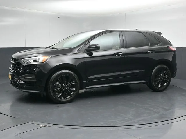 Certified Used 2024 Agate Black Metallic Ford SE image 4