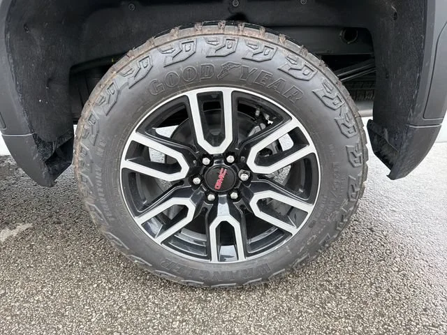 New 2026 Summit White GMC AT4 image 27