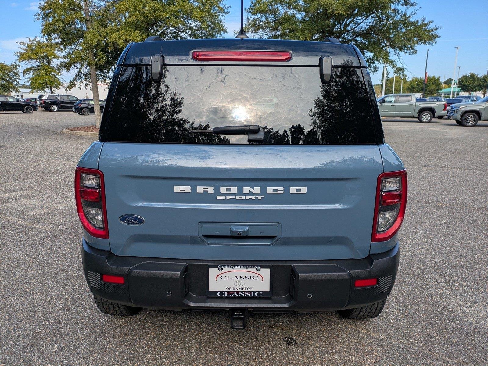 Used 2025 Azure Gray Metallic Tri-Coat Ford Badlands image 5