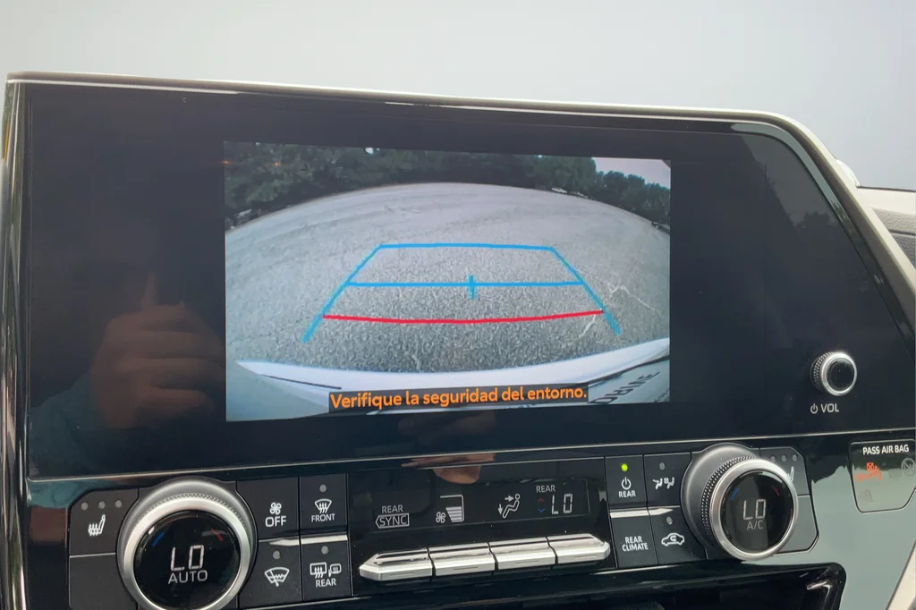 2024 Toyota Highlander XLE - Photo 17