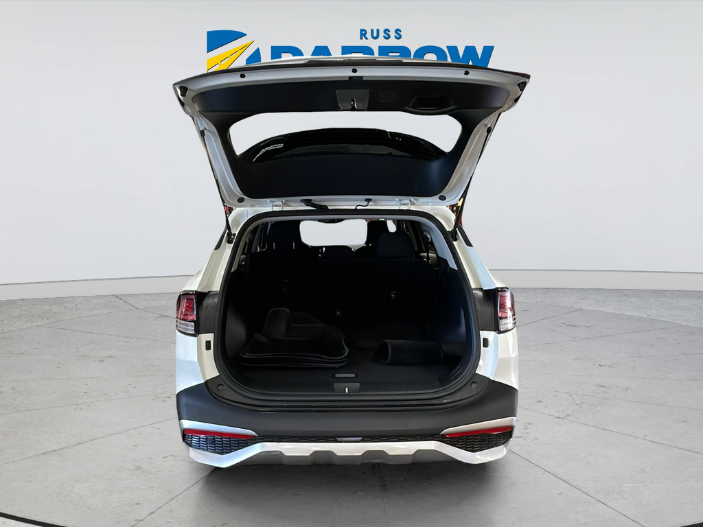 Used 2023 White Kia LX image 31