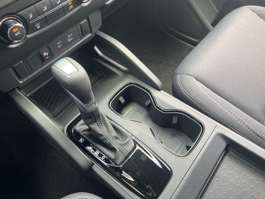 New 2026 Glacier White Nissan Crew Cab SV image 21