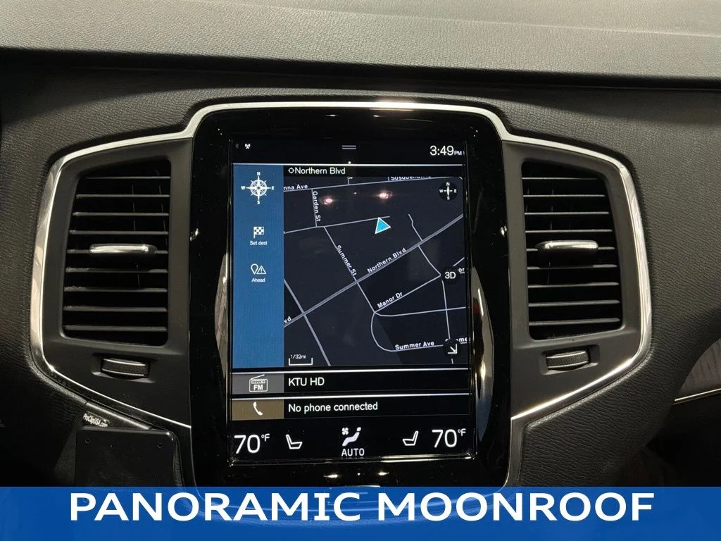 Used 2020 Blue Volvo T6 Momentum image 3