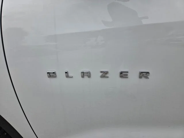 Used 2023 White Chevrolet LT image 3
