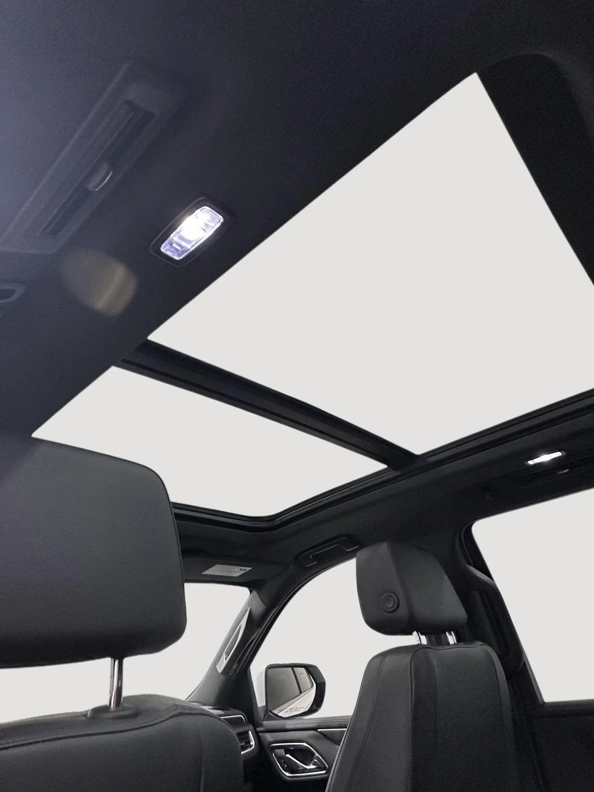 Used 2023 Summit White Chevrolet LT image 23