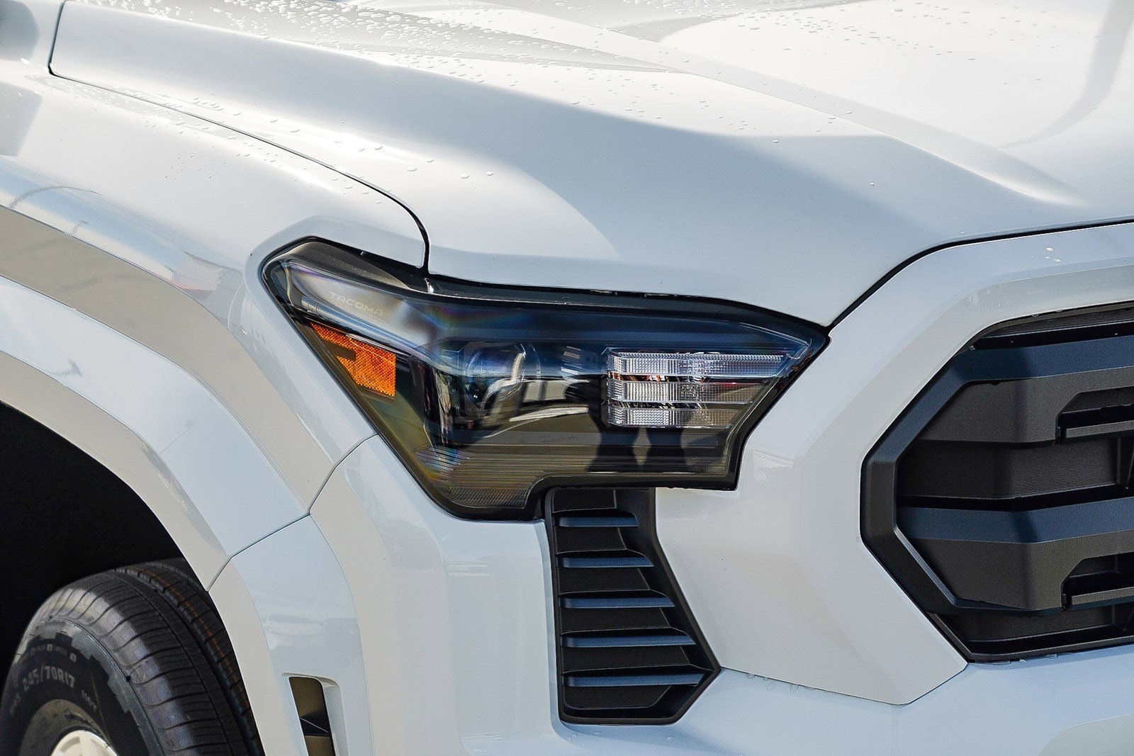 2026 Toyota Tacoma SR5 - Photo 8