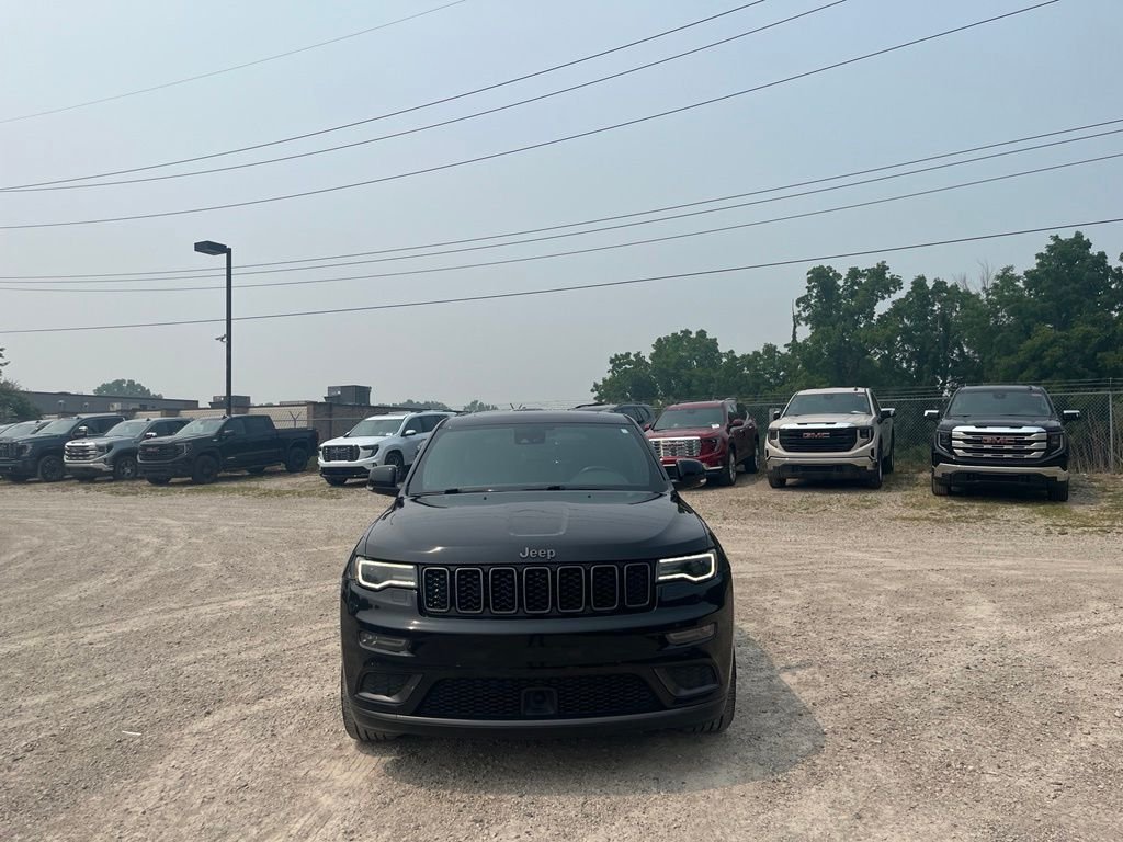 Used 2018 Diamond Black Jeep Overland image 3
