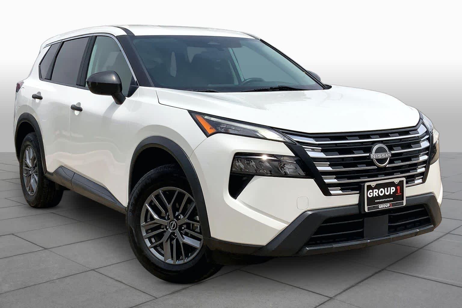Used 2024 Glacier White Nissan S image 3