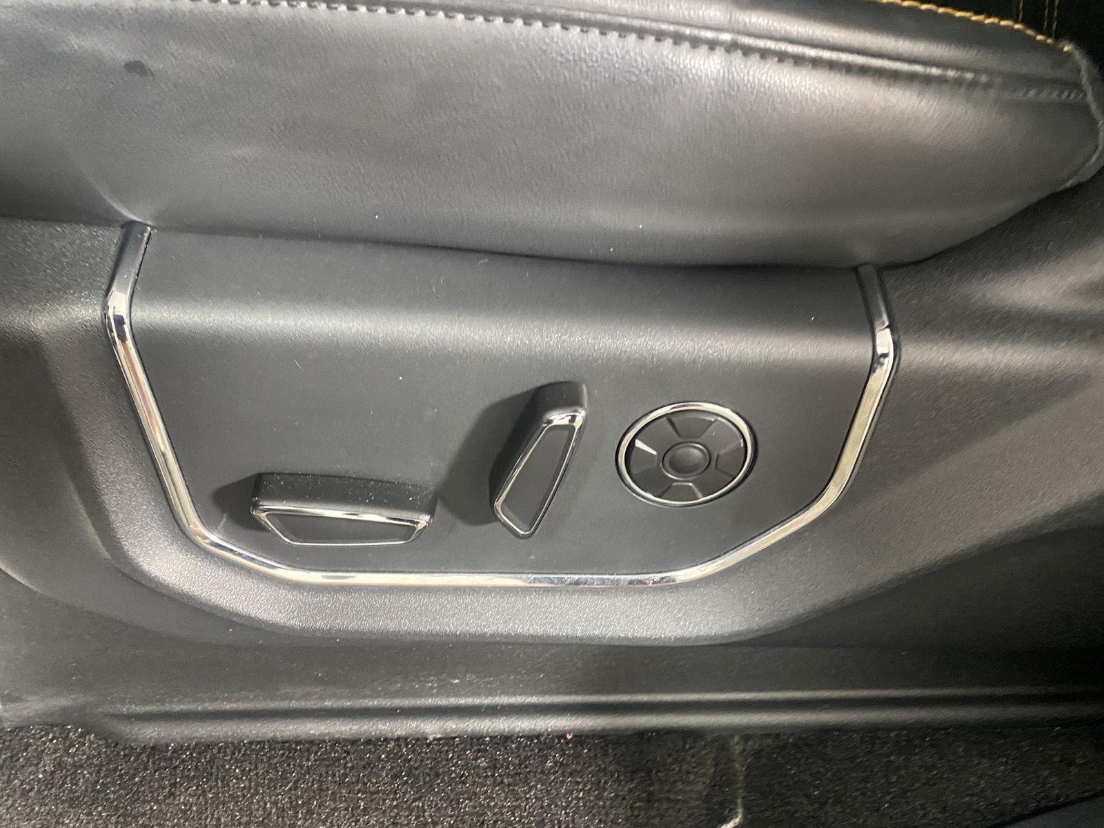 Used 2022 Agate Black Ford Platinum image 27