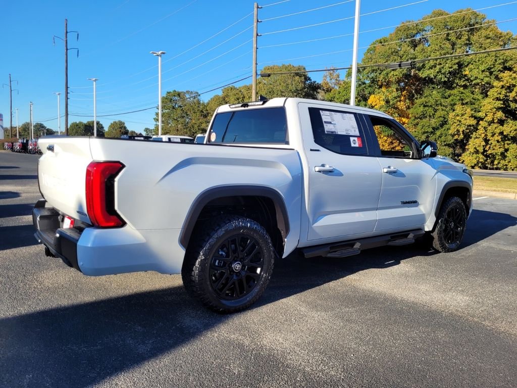2026 Toyota Tundra Limited - Photo 9
