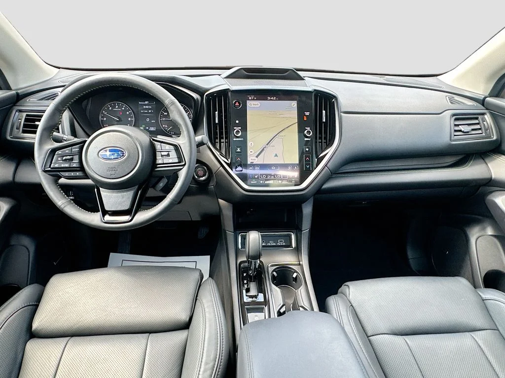 Used 2025 Black Subaru Onyx Edition Touring image 27