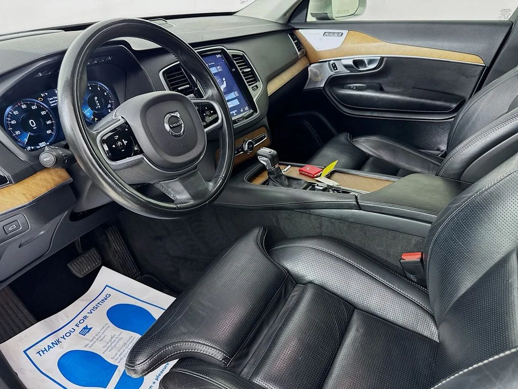 Used 2018 Bright Silver Metallic Volvo T6 Inscription image 11