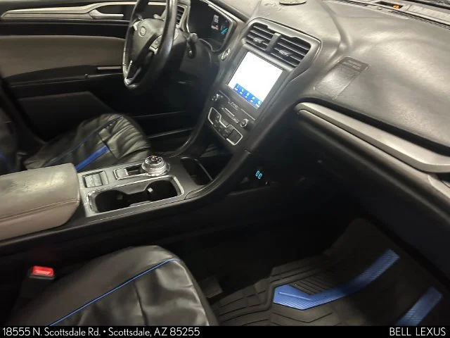 Used 2020 Blue Ford SE image 11