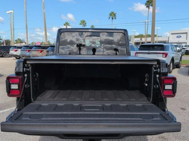 Certified Used 2025 Black Clearcoat Jeep Mojave image 13