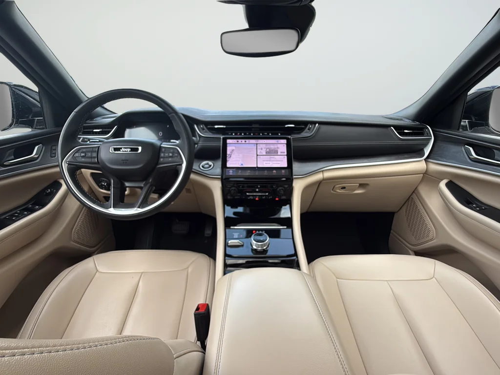 Used 2023 White Jeep Limited image 9