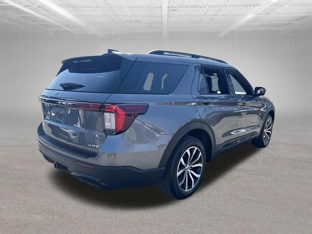 2025 Ford Explorer ST-LINE - Photo 10