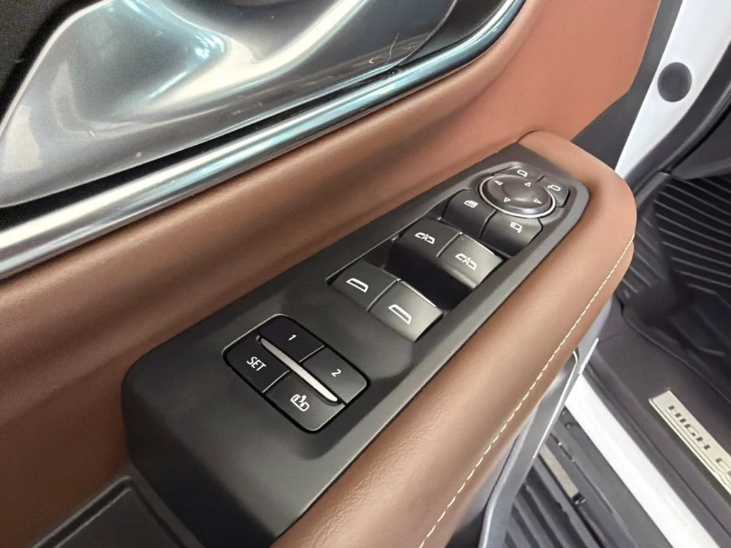 Used 2022 White Chevrolet High Country image 42