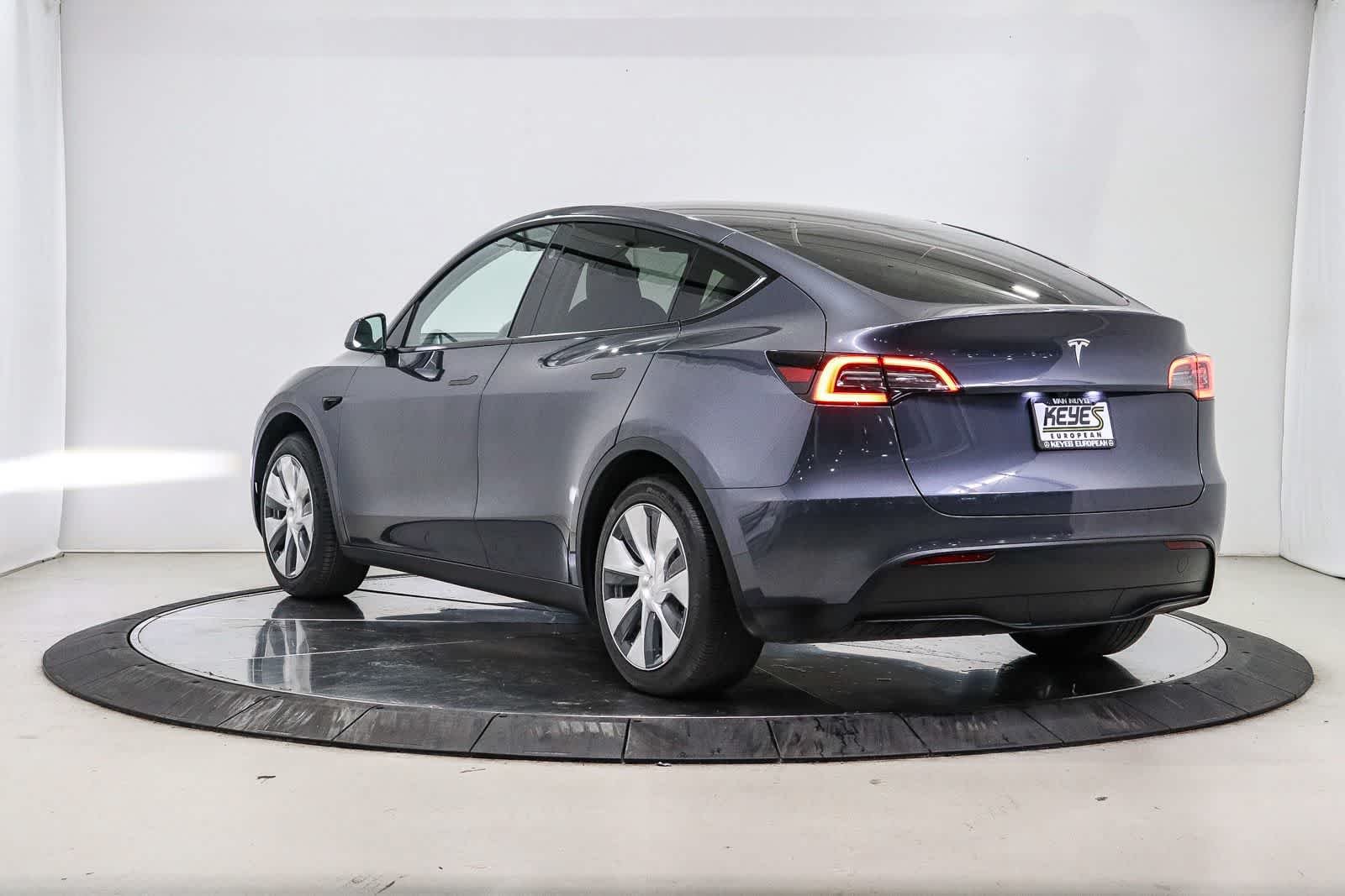 Used 2023 Tesla Model Y Base with VIN 7SAYGDED1PF959858 for sale in Los Angeles, CA