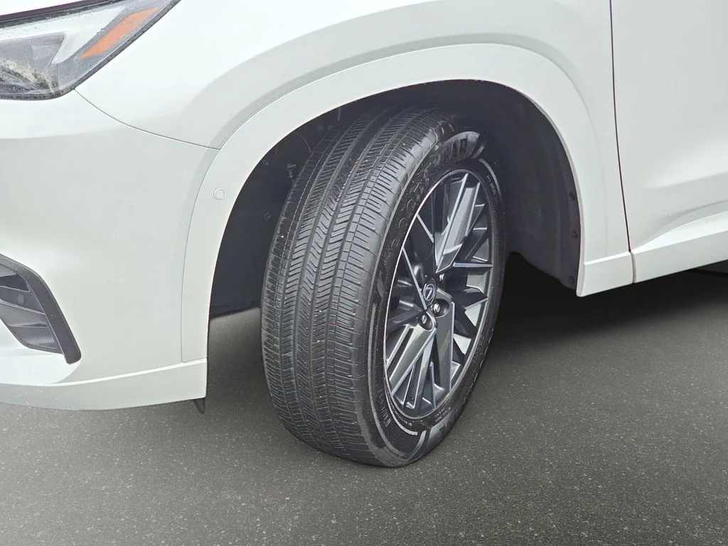 Certified Used 2025 WIND CHILL PEARL Lexus 350 Premium image 34