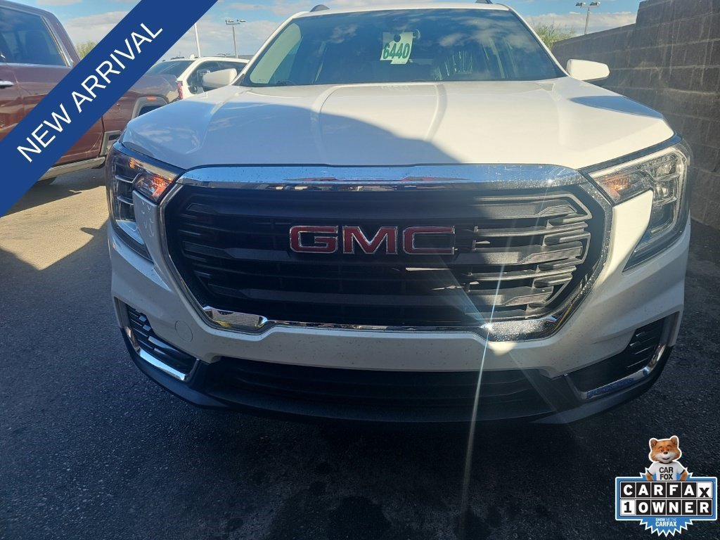 Used 2024 Summit White GMC SLE image 2