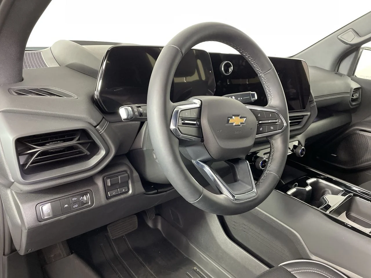 2025 Chevrolet Silverado EV LT - Photo 70